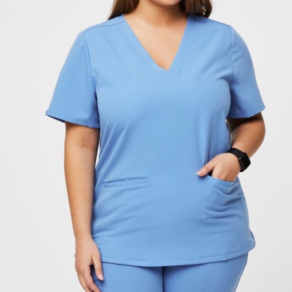 FIGS Casma Three-Pocket Scrub Top